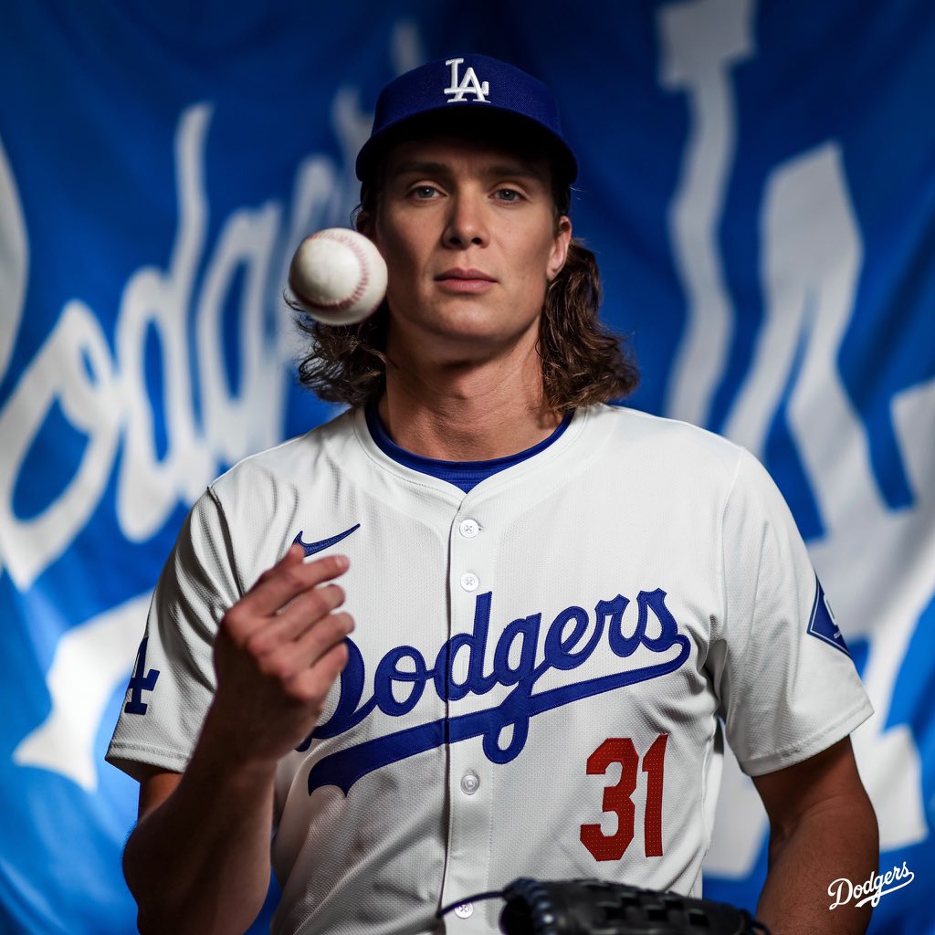 DoyersDave's tweet photo. “Now I have become the destroyer of baseball bats” https://t.co/iUK3uFX8No