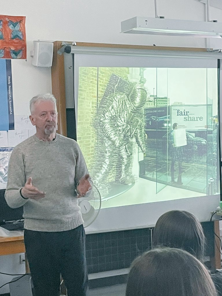 This afternoon we had world renowned Sculptor @David_Mach visit @LarbertHigh & gave a talk to our pupils. It was pin drop silent in the room as S1-S6 pupils & staff were in awe of his inspirational body of work. He even signed some of his exhibition books for our pupils. #DYW2024