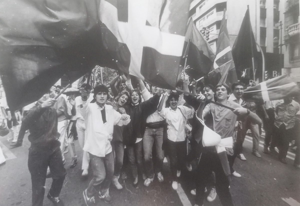 ladecada_80's tweet photo. Buenas noches criaturillas, por  mucho que les joda a algunos, el futbol ha sido, es y sera de estos 👇👇👇 https://t.co/0J72Jqyz3L