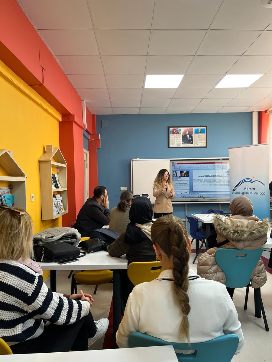 Müdürlüğümüz tarafından yürütülen Üst Düzey Düşünmeye Dayalı Okuma Başarısının Artırılması Projesi kapsamında sınıf içi uygulamaların yapıldığı okullarımızdan 📍Toroslar Çavuşlu İlkokulu ve 📍Akdeniz Kayatepe İlkokulunda yapılan veli toplantılarına  Ölçme, Değerlendirme ve Sınav