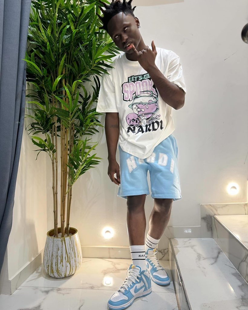 BernardDow's tweet photo. 😈😈 @real_jaybahd for @nardi_clo 🇬🇭
#nardiclothing #nardiapparel #nardistudios #nardiclo #nardiwear #nardioutfitters #nardibrand #nardibrandghana #Wearnardi #nardihomme #nardifemme #nardidonations #nardi #dopeconnectz #styledbydow #nardibasics #nardidadhat #nardisnapback https://t.co/YnvADXcwQM