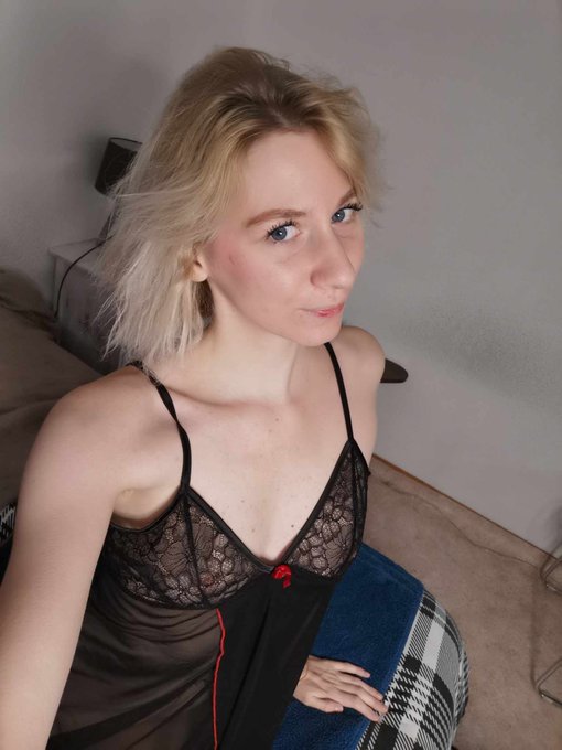 Par curiosit&eacute;, est ce que parmis mes followers il y a des adeptes de contenu.. 💩💩? https://t.co/3cGm