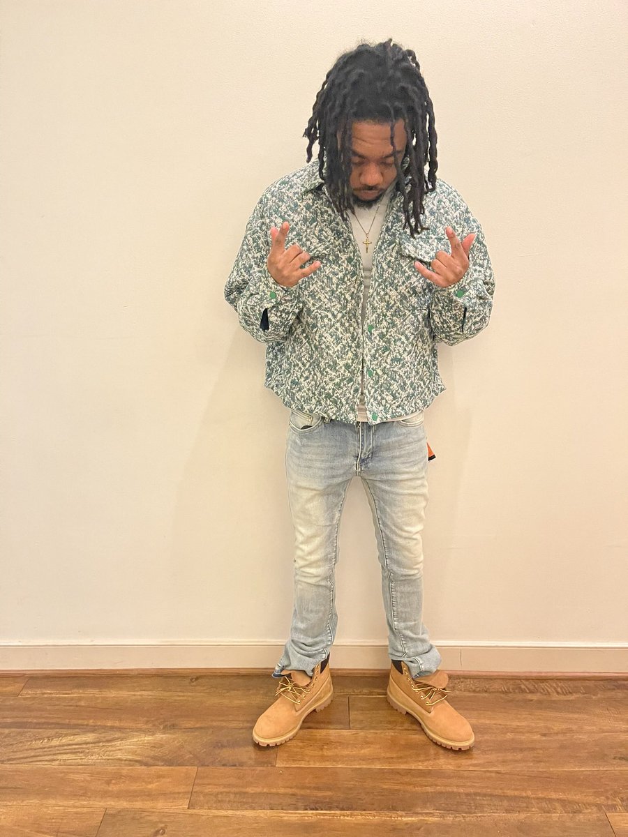 007Kash_'s tweet photo. Best player on the team but they still hate me, fuck I’m Jackie Robinson ? https://t.co/sLs8iqcdMi