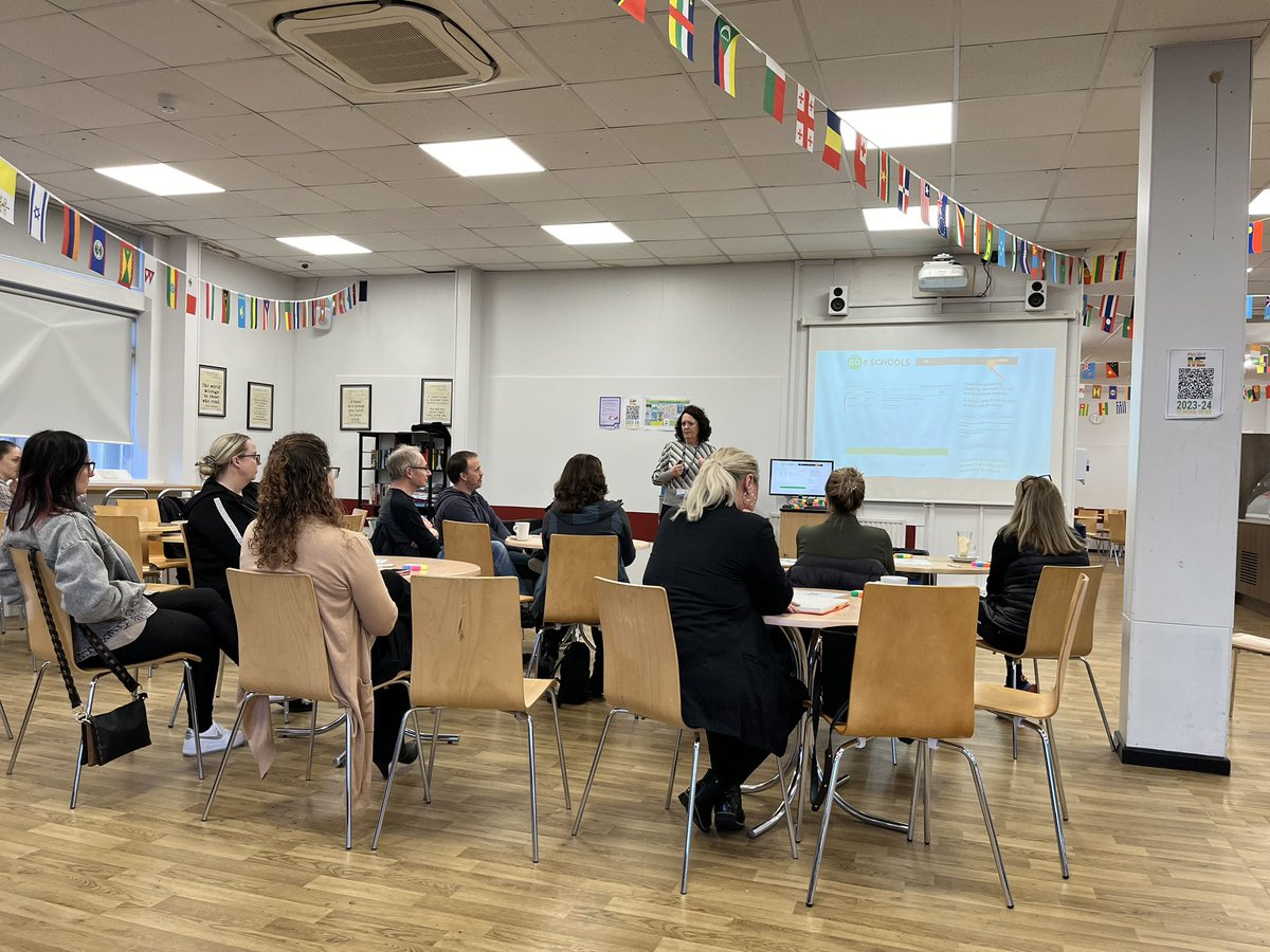 Big thank you to ERw and CQ for presenting revsion tips and information on homework to our Y7 &amp; 8 parent forum 🤩 <a href="/WalesHigh/">Wales High School</a> #parentalengagement