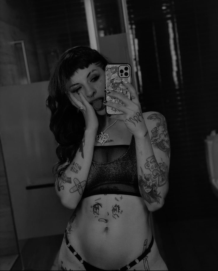 NENATRXMPA's tweet image. ㅤ
 @ 𝖓𝖎𝖓̃𝖆 𝖎𝖓𝖚́𝖙𝖎𝖑 ——————————

     Lo que me encanta
     estar semi-desnuda,
     ustedes solo shhh y
     disfruten.

                      🕷️

     #sexrol          #freerol

                 ¿𝗋𝗍 y &amp;lt;3?