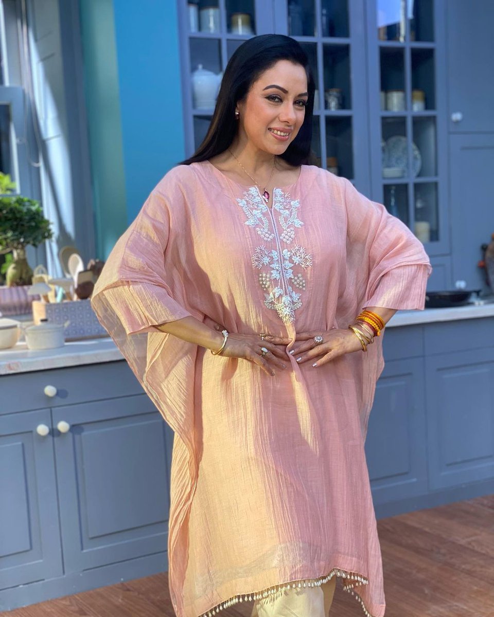 Sadia_Rups's tweet photo. Her elegance lies in the simplicity of her soul 💫
#Anupamaa #Anupama #RupaliGanguly #AshRup #Rupstheangel
@TheRupali @AshwinKVerma
#SimpleYetStunning #EffortlessBeauty https://t.co/Vv4Os75N6e