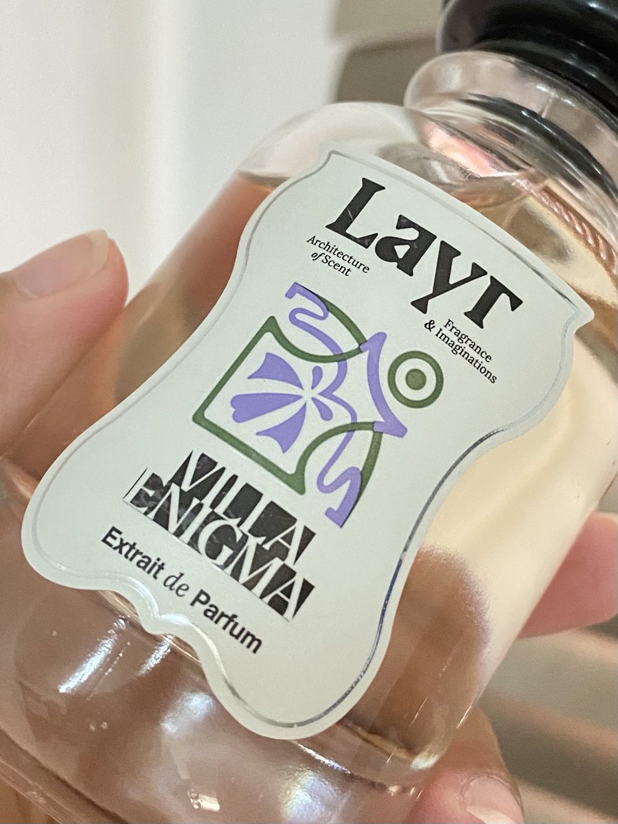 irmaadiary's tweet photo. Parfum Layr Villa Enigma ini definisi parfum yg seger manis jd satu tp ga eneg, dan wanginya jg nyebar!

plus dia tahan lama bgt, disemprot di tangan, dah ku buat mandi/cuci tangan pake sabun, masih nempel wanginya😂👍

#racuninparfum https://t.co/P6knKuB9Kn