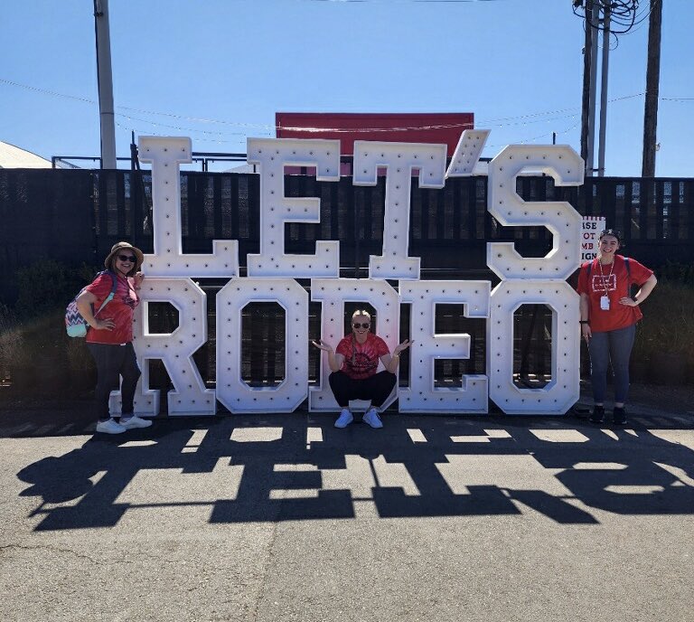 teresadeleon527's tweet photo. We went to the Rodeo yesterday! It was lots of fun! @NISDCarnahan #teamcarnahan #teamnorthside #lotsofwalking #kindergartenfun https://t.co/gz7FPV2KMy