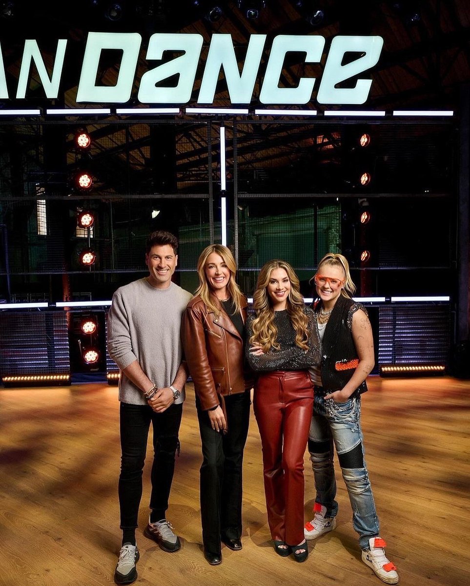 We’re back baby! With a whole new look and some of the best dancers (and judges) you’ll ever see 😍💃 #SYTYCD premieres Monday 3/4 on @FoxTV 🎉 #MaksimChmerkovskiy #AllisonHolker #JoJoSiwa
