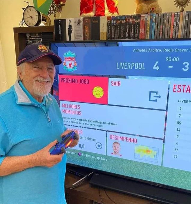 "Nunca mais jogo esse jogo".

Eu no EA FC de 2071: