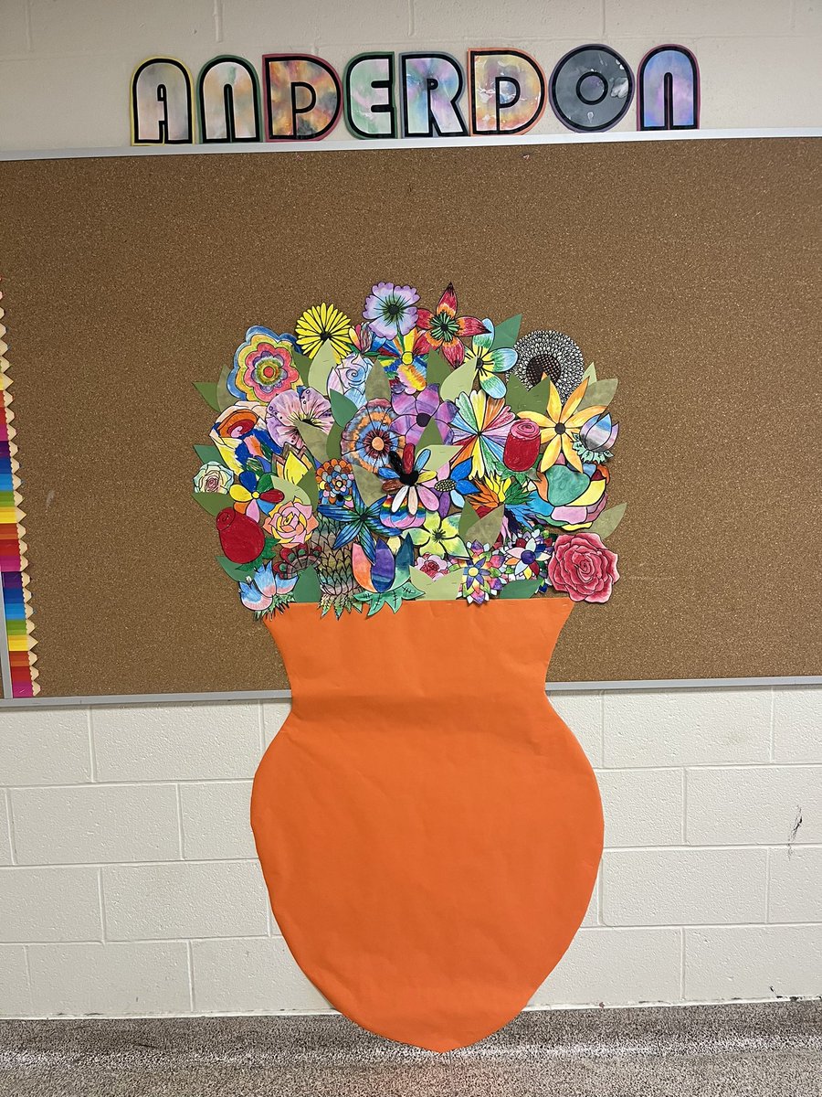 Art Club new bulletin board!! Combining the oil pastel flowers created by the grade 3+4s and the watercolour painted flowers made by the grade 5-8 students. @AndreaMaziak @APSMustangs
