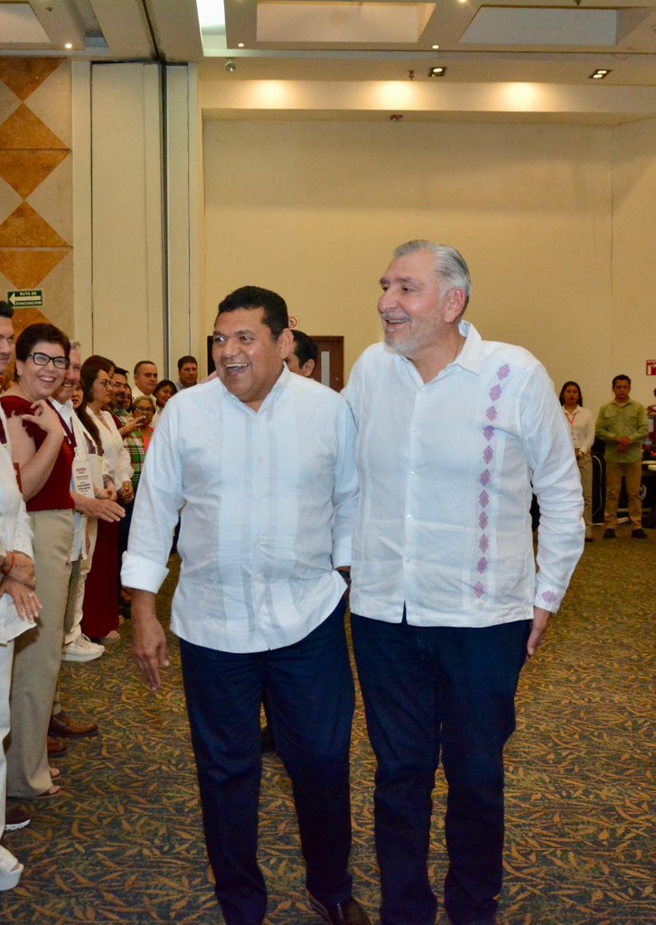 CalicheIRos's tweet photo. Esta tarde asistí a la entrega de la constancia de Javier May @TabascoJavier como Candidato a Gobernador de Tabasco en el Consejo Estatal de Morena, donde estuvo presente @adan_augusto, para hacer un llamado para apoyarlo y acompañarlo en la tarea de consolidar la transformación. https://t.co/W3t8hRbAw7