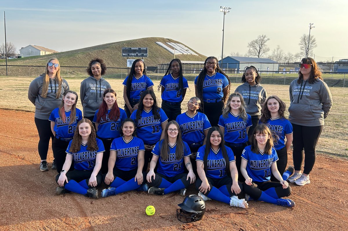 ladywolverines_'s tweet photo. We are ready for season! @LHSintheNews https://t.co/HiFsDKSTSK