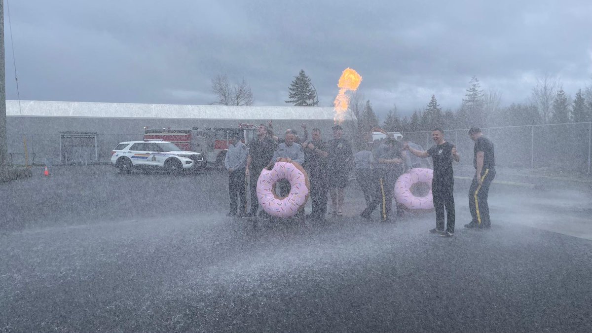 TLFCS's tweet image. We joined forces with the TLFD, the Langley RCMP, and Special Olympics Langley to support this amazing cause!♥️

We are proud to announce that we donated $1,000 to Special Olympics BC so they can continue their amazing work and can help provide opportunities for all athletes!🙌