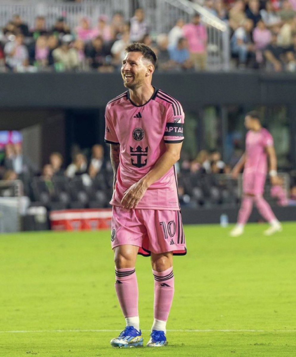 ExclusiveMessi's tweet image. 🚨 Lionel Messi breaks the record for most assists in football with 362!!

He breaks the previous record held by Lionel Messi 🤯