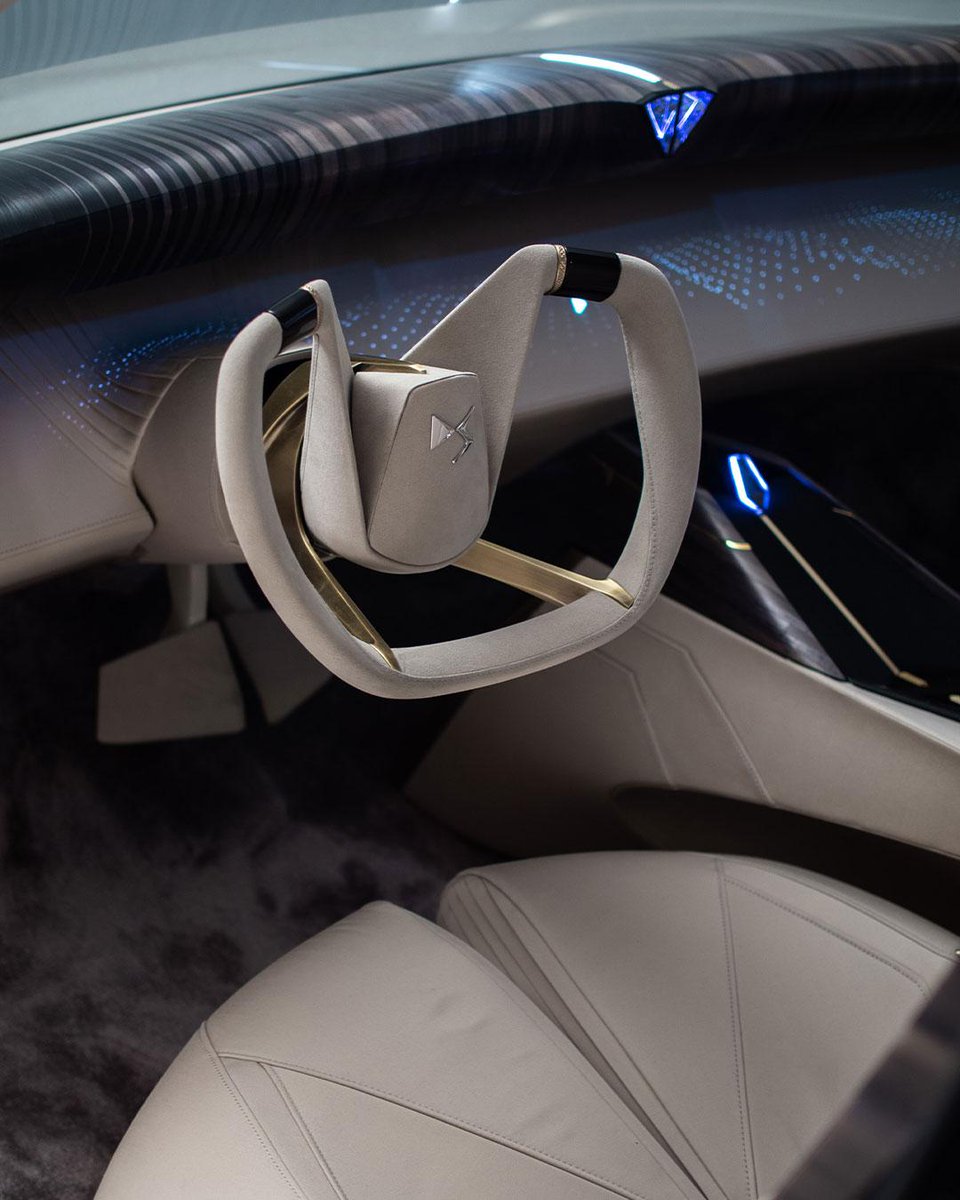 DS Aero Sport Lounge es una mirada inmediata del futuro del mundo automotriz.

#dsautomobiles #dschile