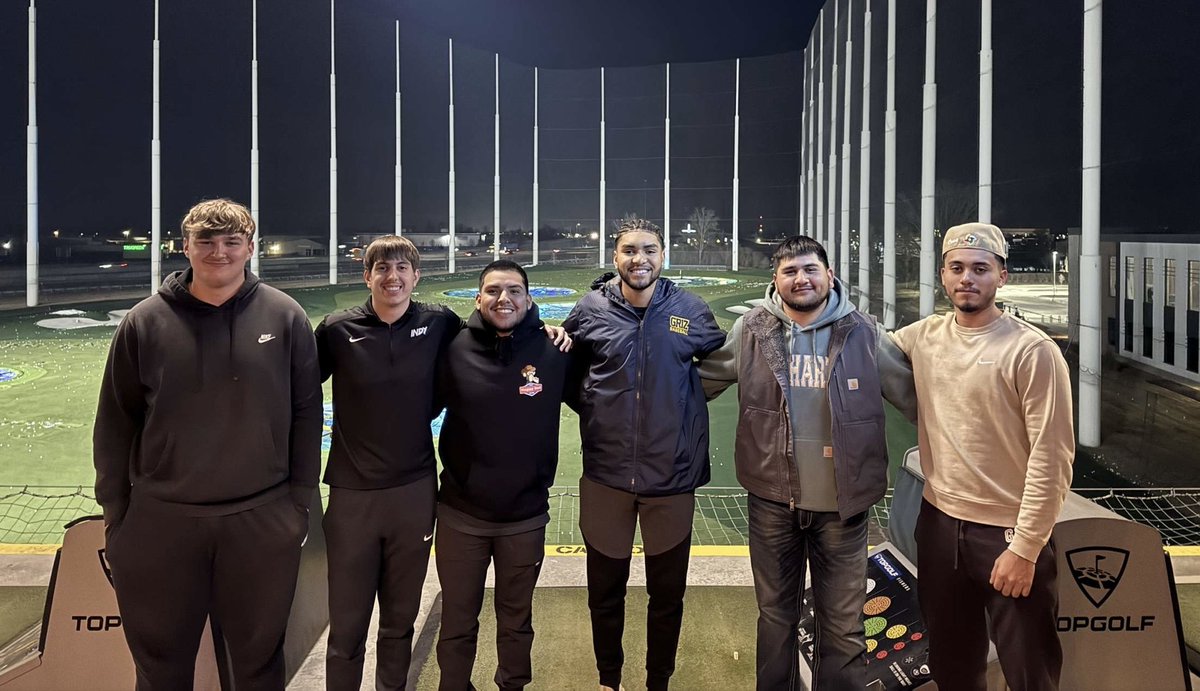 indianagiants's tweet photo. Great to see β¦former @frankfortbbβ© players from last yearβs Semi State team still hanging out together. #hotdogpride #culture https://t.co/jSDm81njdI