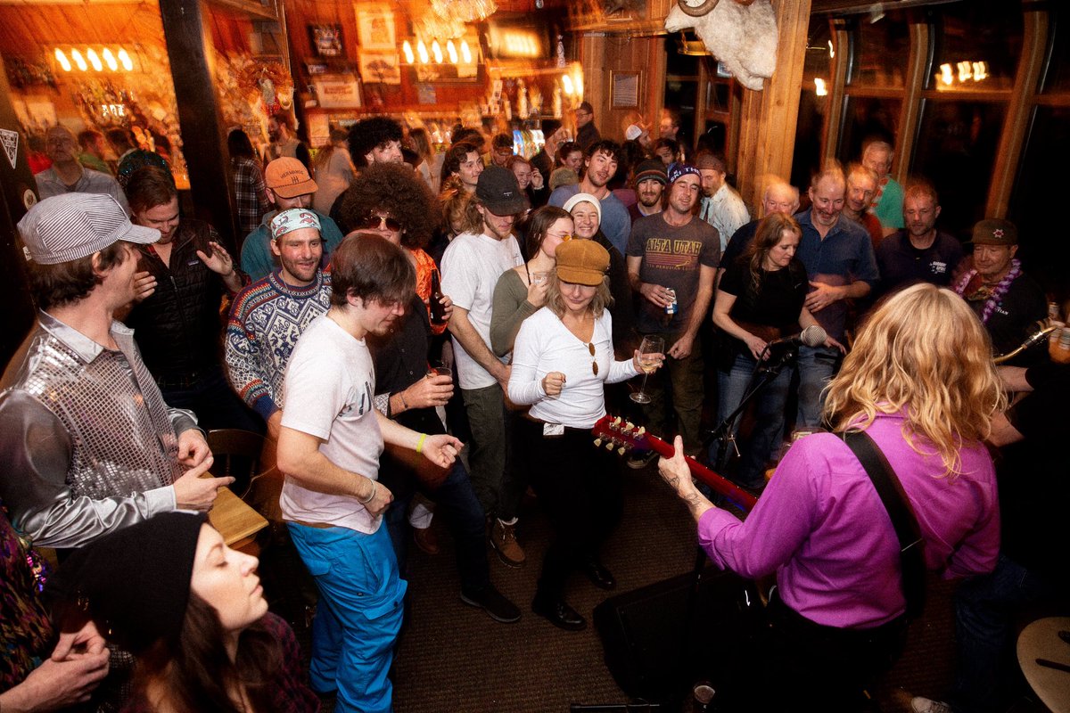 And we’re back!! Here to let you know we will have live music by Simply B in the Pdog tonight at 4:20!