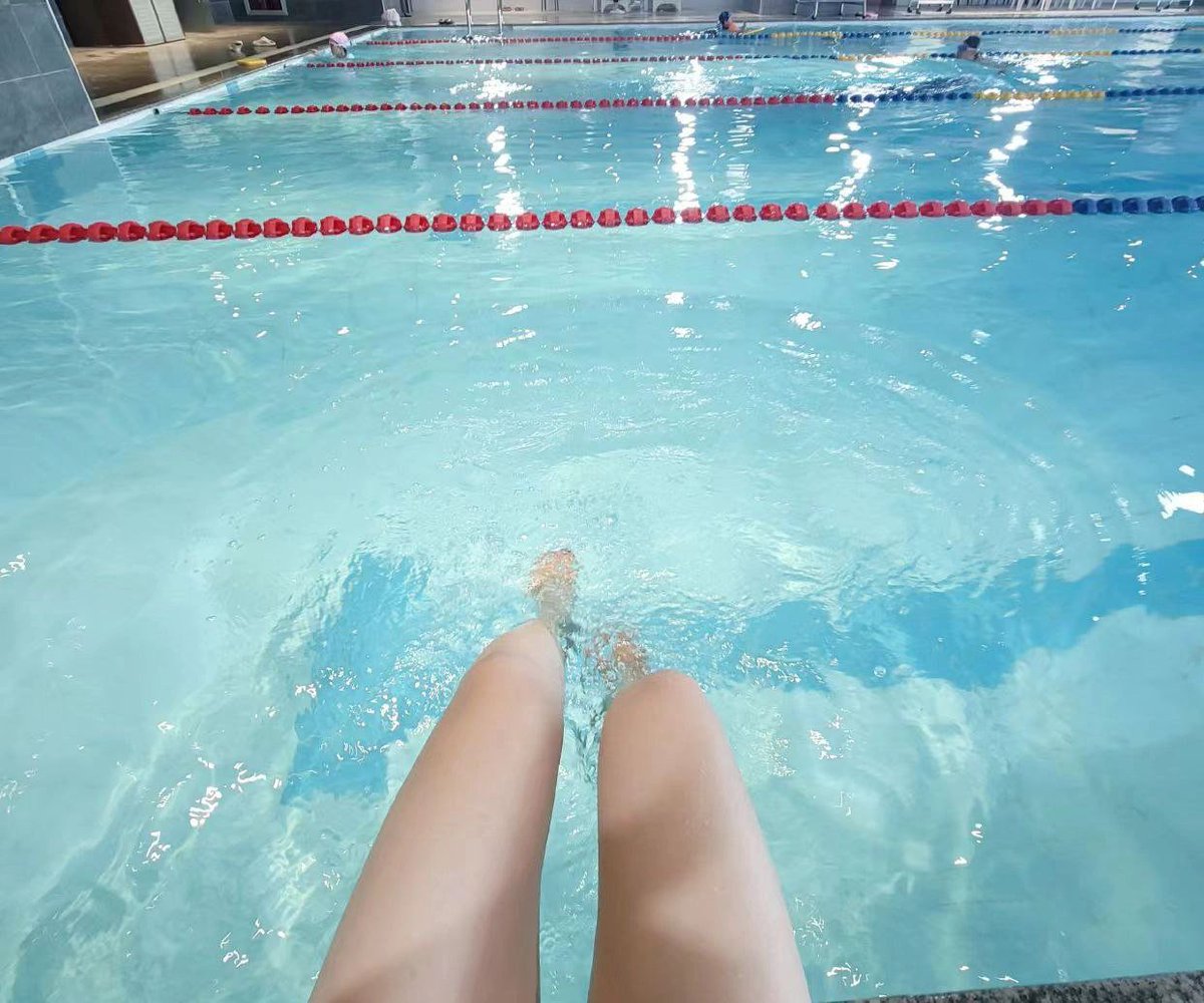 Adilgala's tweet photo. Nothing is better than being surrounded by water.🏊‍♀️ https://t.co/KlF7bnNVo2