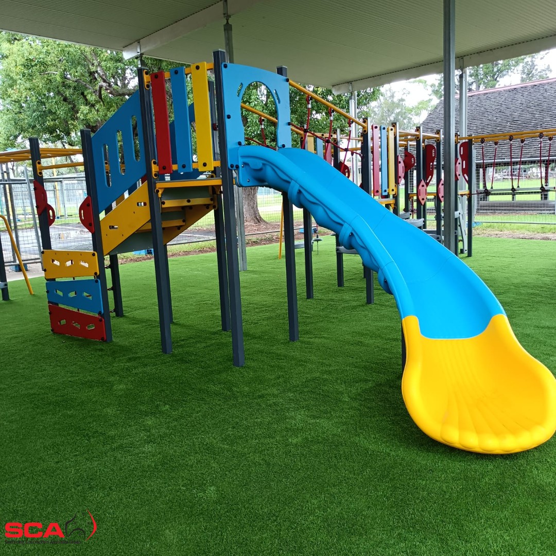 Surfcongroup's tweet photo. Leyburn State School in Queensland recently received this fresh #artificialgrass upgrade for this vibrant playspace, thanks to our team.
#playandlearn #playground #safetysurfacing  #playgroundsurface #playspace #syntheticgrass #syntheticturf #artificialturf #qldschools https://t.co/fj92ZFoP6w