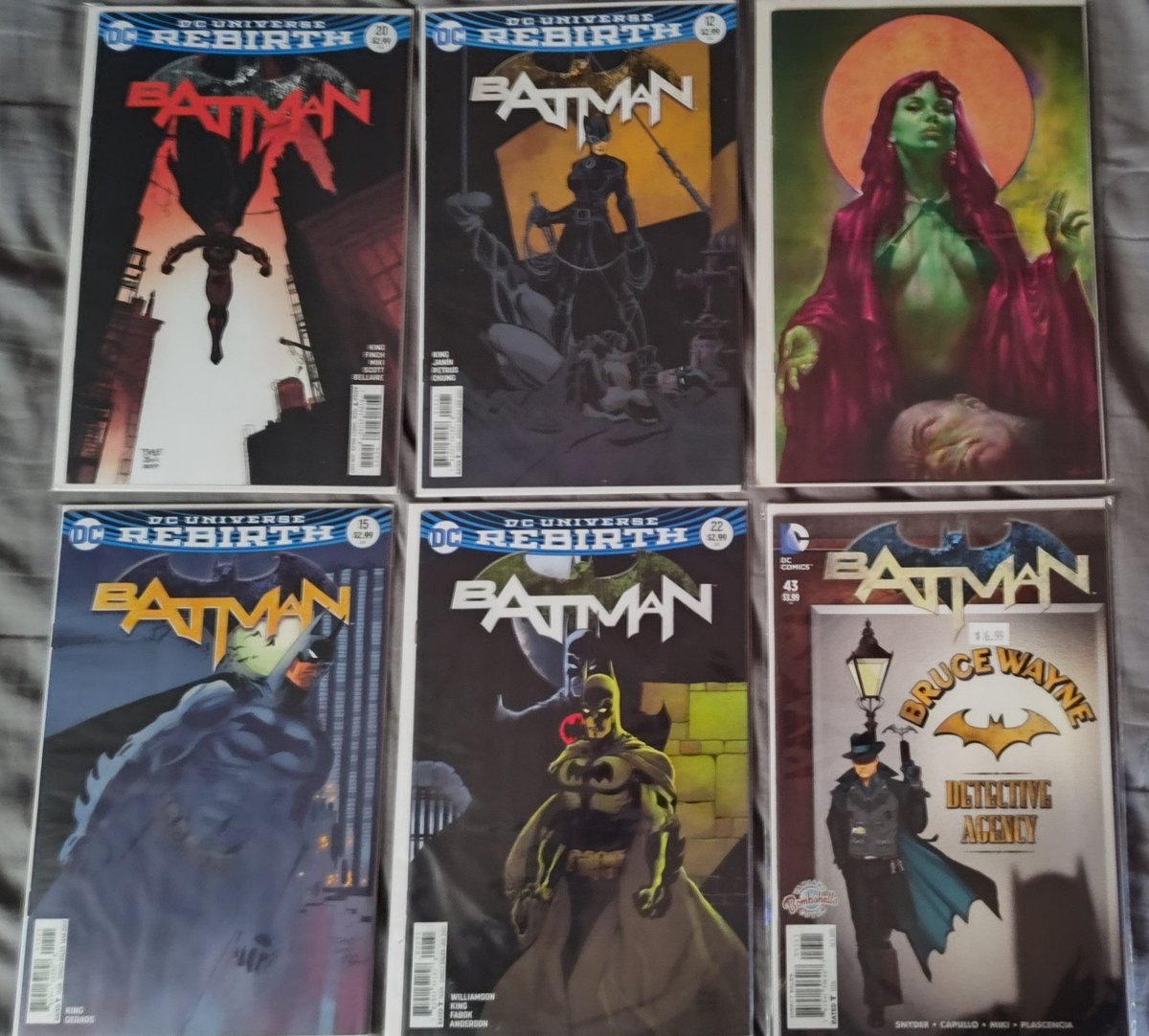 devastation79's tweet photo. new #comicbooks from today a few hardcovers I grabbed yesterday &amp; a bunch of #timsaleRIP #batman #rebirth varients*(2/3 more sets complete)! &amp; @ILikeWhatIBuy that sick neon/glowish #vamperella666 varient! https://t.co/3WUbes2cFg