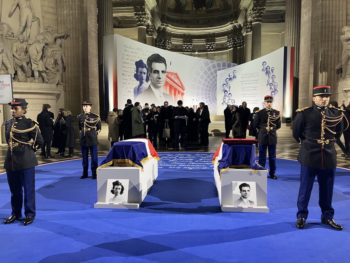 BinetSophie's tweet photo. Nous étions à la pantheonisation de Missak et Mélinée #Manouchian avec Moktar Aliou Ka, un des 502 sans papiers en grève avec la #CGT depuis 4 mois pour obtenir leur régularisation. 

Ceux sont eux les MOI d’aujourd’hui. 

Ils vivent ici, ils bossent ici, ils restent ici ! https://t.co/Q1iYCUCFXZ