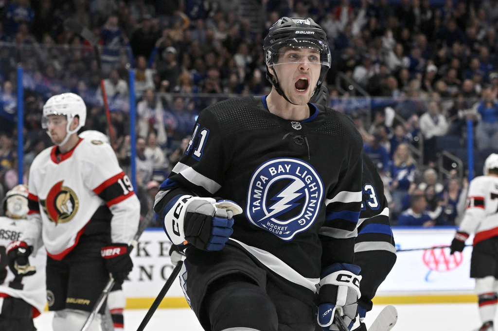 WFLA's tweet image. Counting on Chaffee: Lightning forward continuing to improve ⚡🏒| @WFLAKaren reports: bit.ly/3wmLprs