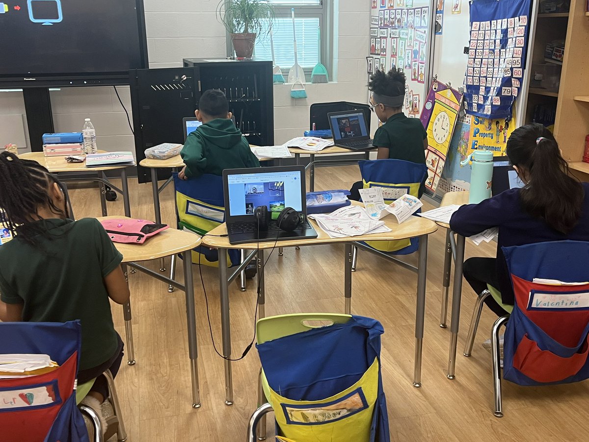 𝕂𝕒𝕥𝕚𝕖 𝔼𝕟𝕟𝕖𝕜𝕚𝕟𝕘 tweet media