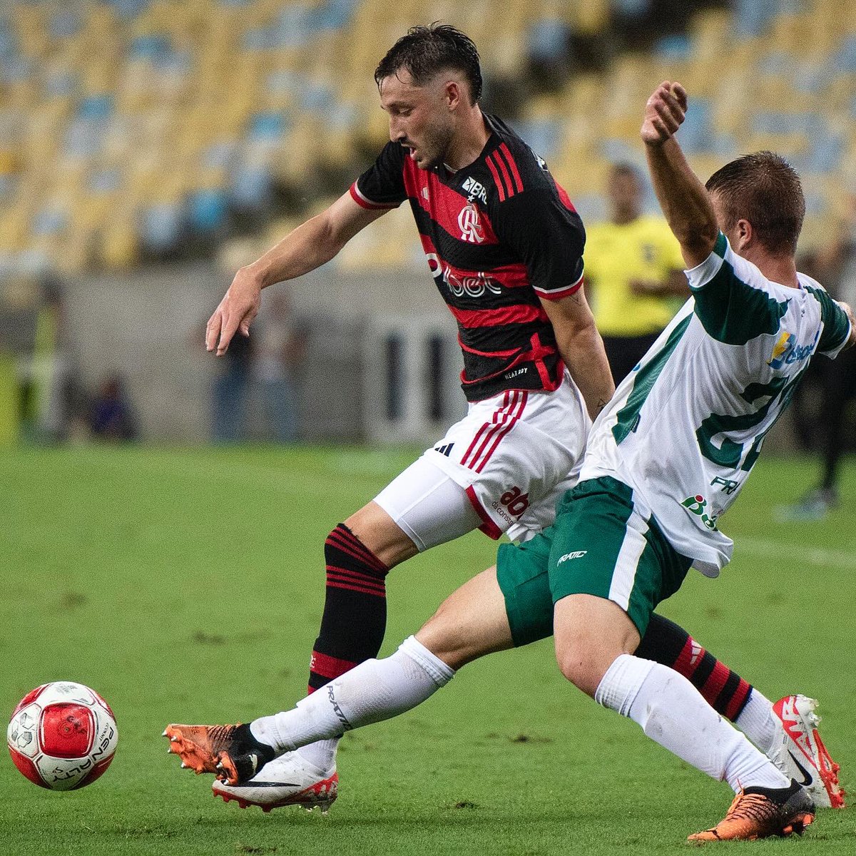 delmirojunior's tweet image. Estreia do jogador Matías Viña no @flamengo 

@flamengo 4x0 @boavistasc no @maracana 

📷 @delmirojunior 

#futebol #photopremium #imprensa #press #photo #maracanã #flamengo #campeonatocarioca #viña #carioca2024 #boavista #flaxboa #matiasviña