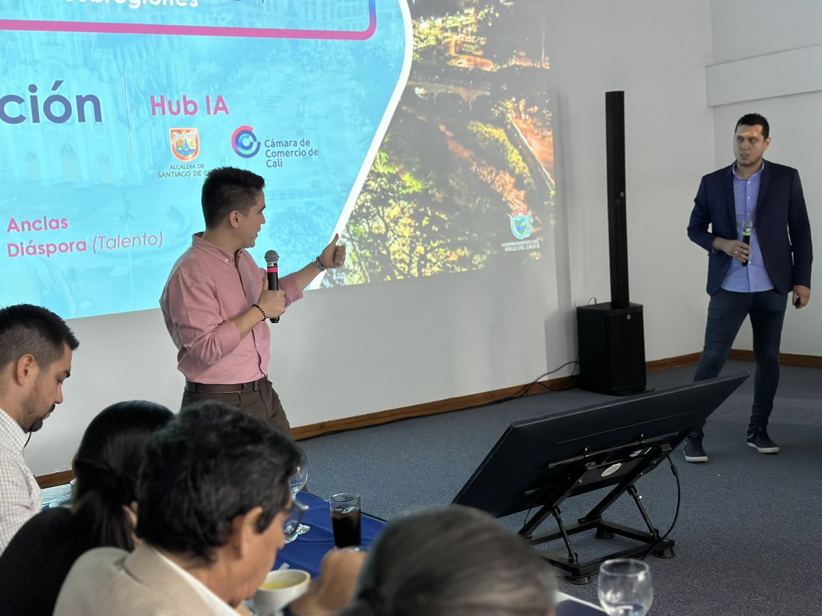 SedecV's tweet photo. Bajo el liderazgo de la gobernadora @DilianFrancisca socializamos lo qué será nuestro #Distritodeinnovacion un proyecto que generará un gran impacto en el desarrollo de la región. https://t.co/ICBEHlte45