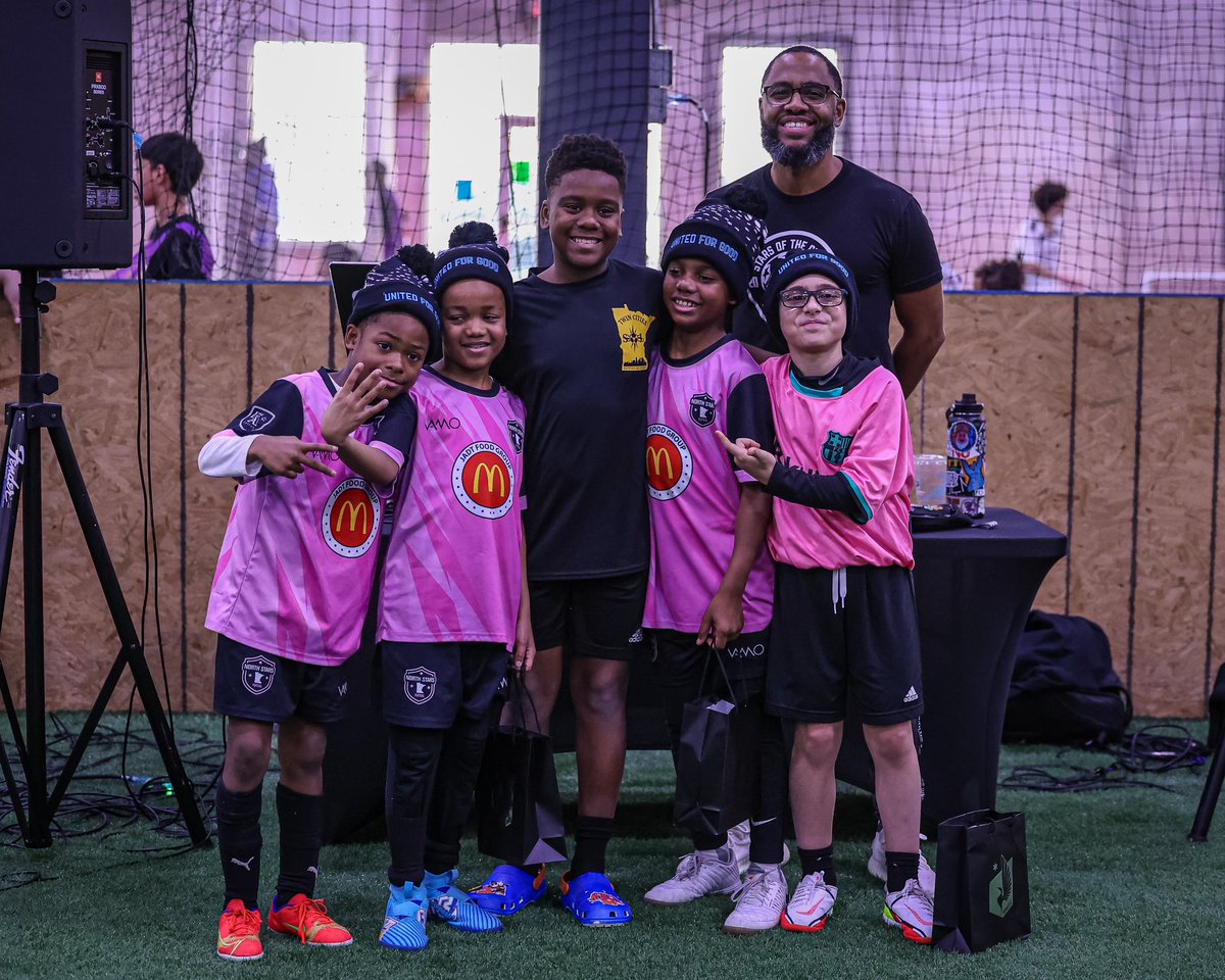 solofthecities's tweet photo. Big thanks to #Mnufc, ASC, players &amp; supporters for making the 2nd #TCWinterSOLstice a hit! Over 250 united, enhancing community &amp; supporting #servetoplay. Applause to our champs: U8-U14 &amp; HS divisions. Excited for next year! 
#solofthecities https://t.co/VyGvXqnydd