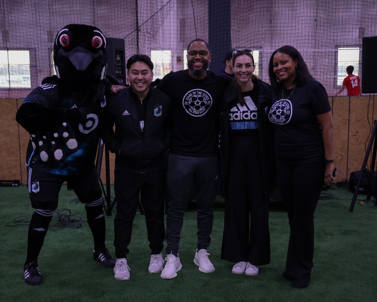 solofthecities's tweet photo. Big thanks to #Mnufc, ASC, players &amp; supporters for making the 2nd #TCWinterSOLstice a hit! Over 250 united, enhancing community &amp; supporting #servetoplay. Applause to our champs: U8-U14 &amp; HS divisions. Excited for next year! 
#solofthecities https://t.co/VyGvXqnydd