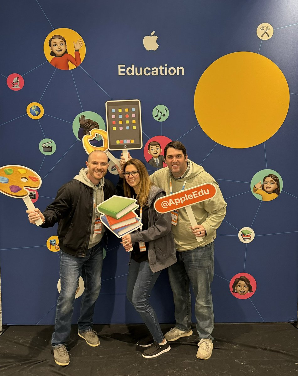 APRedd's tweet image. Great day presenting and participating in sessions at #IDEAcon today! @AppleEDU #appleeducationcommunity #popart #everyonecancreate