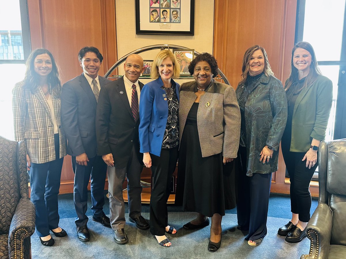 It’s always a pleasure to speak with our Secretary of State, <a href="/DrWeber4CA/">Shirley Weber, PhD</a>, who is a dedicated champion &amp; advocate for higher education &amp; social mobility. Thank you for your interest in learning about <a href="/CSUSM/">Cal State San Marcos</a>’s efforts to advance social mobility for all students &amp; their communities.