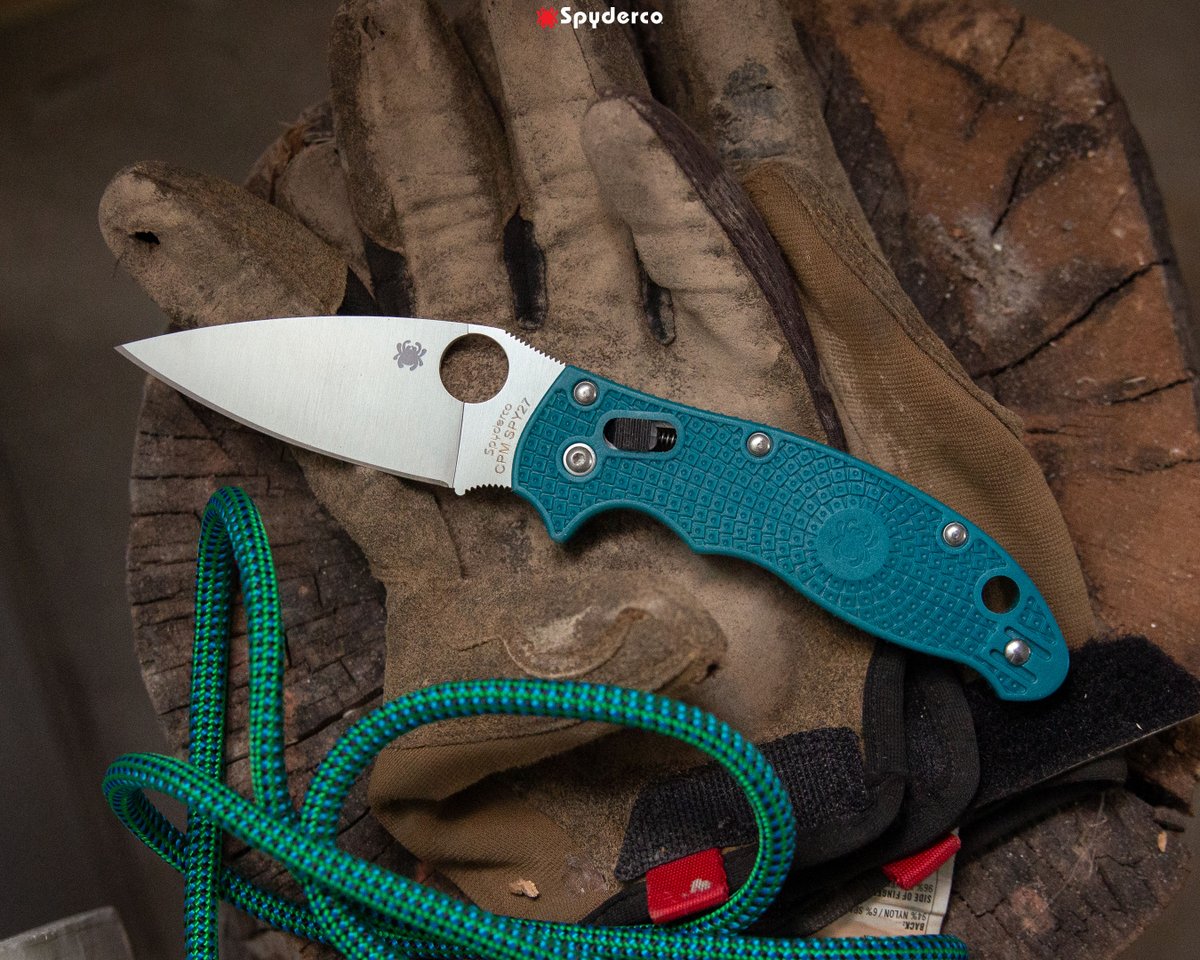 SpydercoKnives's tweet image. Due to its different handle material, the CPM® SPY27® Manix® 2 Lightweight features a “mineral” blue color instead of the “cobalt blue” of our other SPY27 models. Both, however, are signatures of this elite family.

 #Spyderco
#SpydercoKnives