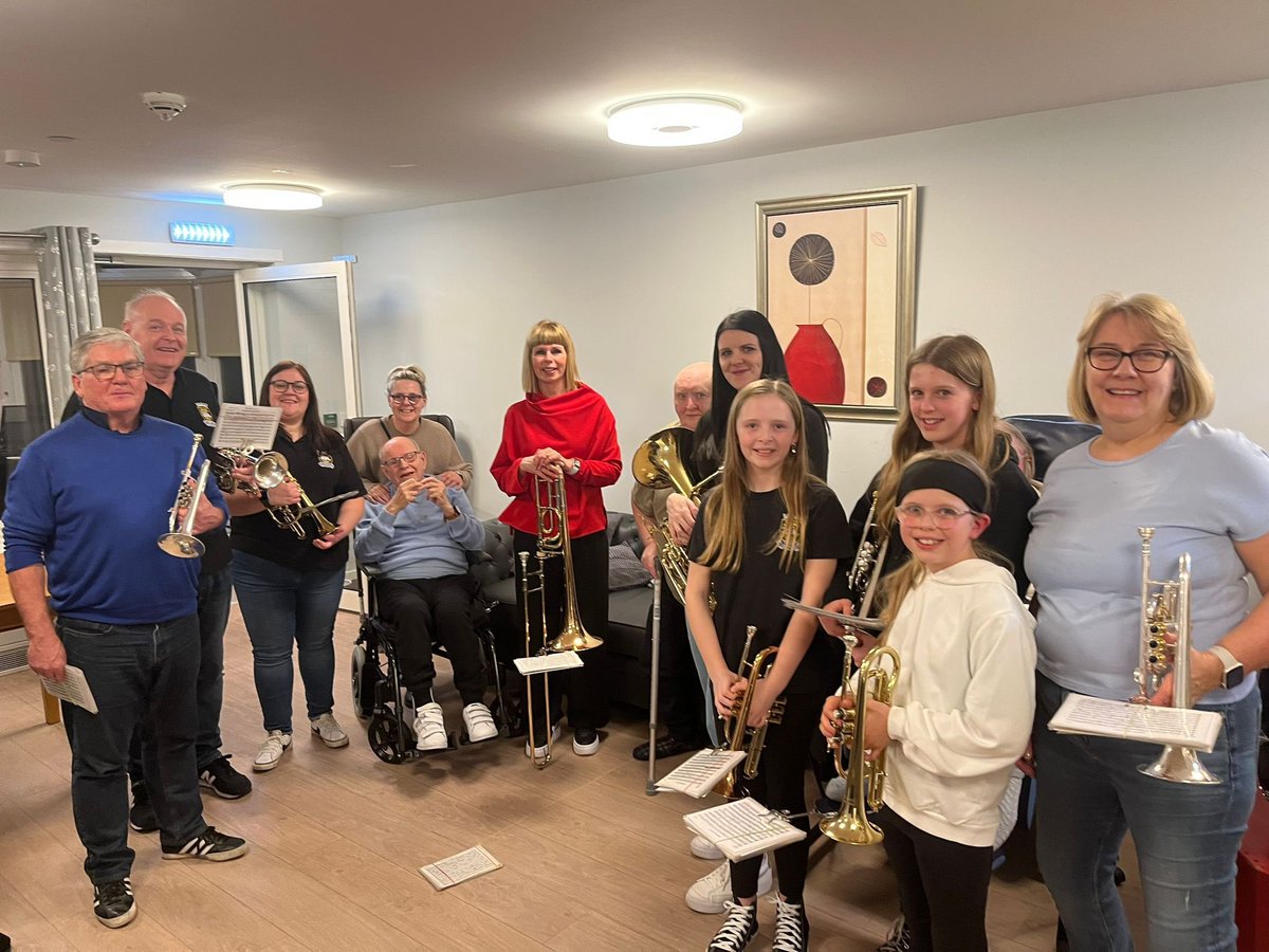Although we are busy preparing for the Scottish Championships next month, we took some time tonight to visit our friends at Woodlands to give them a few tunes. Love playing to this bunch. We always get a warm welcome 🩷
