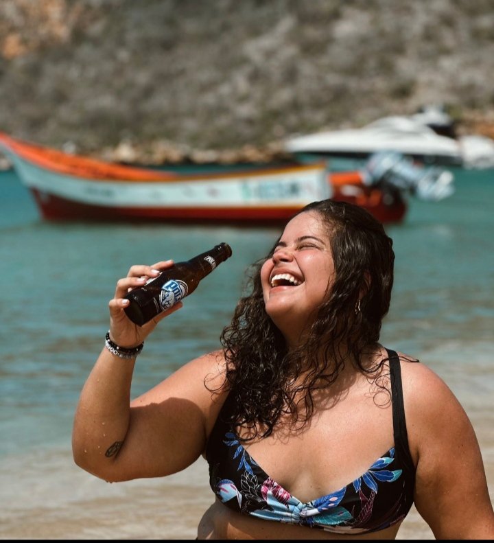 Eglyshernandez8's tweet photo. Y logro solita! con sus curvas peligrosas siendo autentica y original  sin poses ni Photoshop con un camión de actitud y sin un gramo de silicona en su cuerpo bravo por ella. El universo siempre te puede sorprender. 💪😘🌞😘 https://t.co/9eiPWa62nr