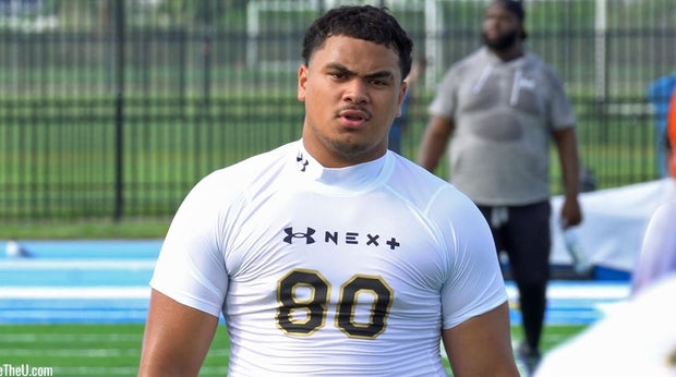 There are some heavy-hitters in the battle to land elite offensive lineman Seuseu Alofaituli. #Miami #Oregon #GigEm #Michigan and #Alabama are major threats to secure his commitment. Others are in play as well 👀 VIP Story: 247sports.com/Article/elite-… @247Sports