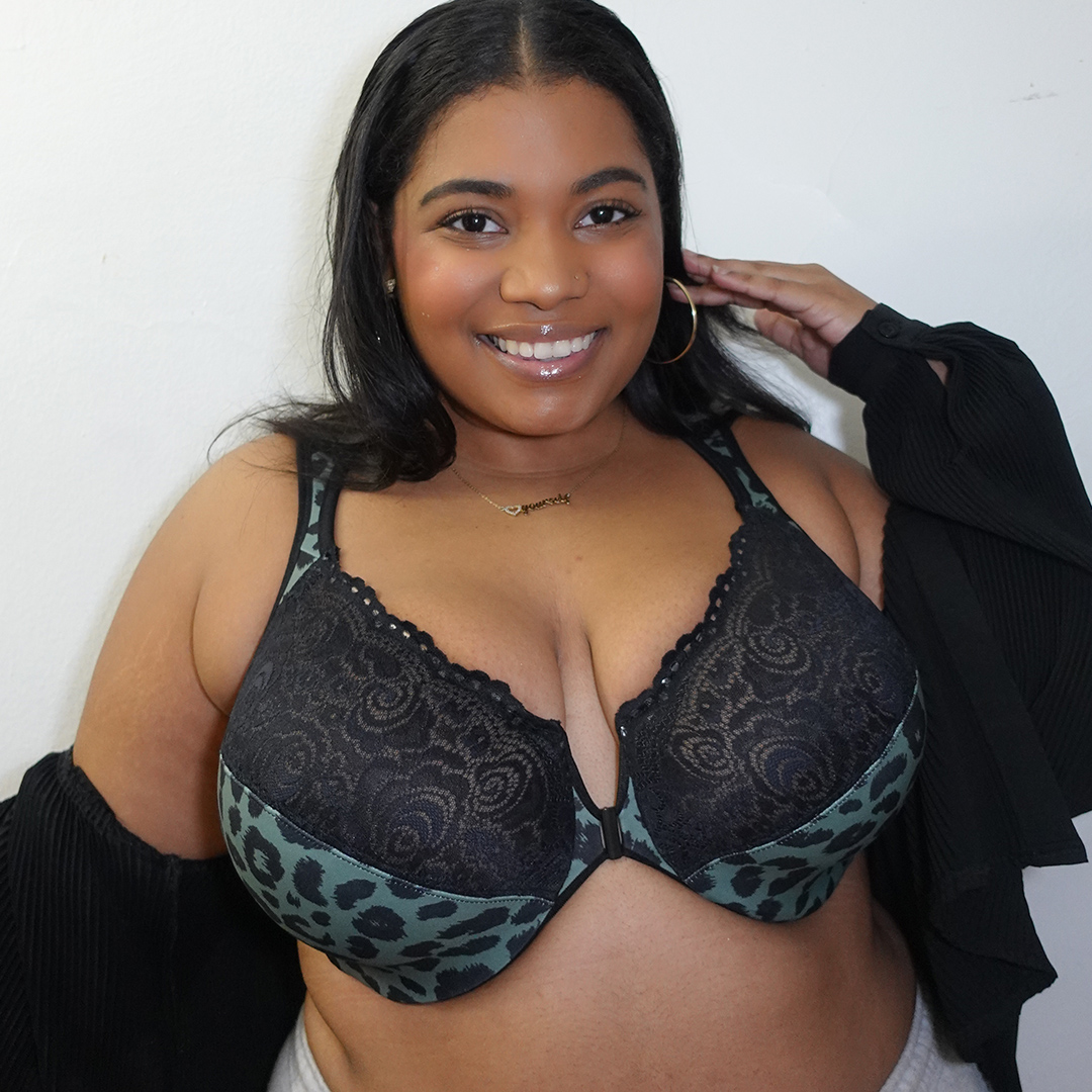 Glamorise on X: The fiercest print in the WonderWire Front-Closure Bra 🐆  Shop this style ➡️  📸: celiyy   / X