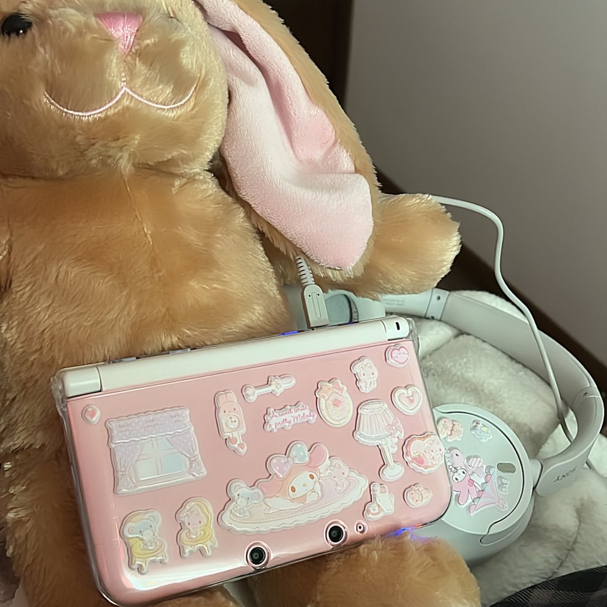 tnylady's tweet photo. EEEHEHEHE DA 3DS I ORDRD AWWIVD TEWDAY TEW!!!! M SO ESSIIDDEEEHEHEHHE https://t.co/VgenwGIxwq