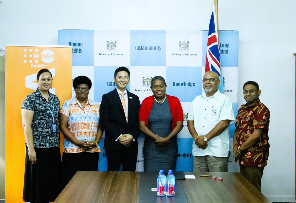 🤝 @UNFPAPacific and the #Fiji Ministry of Education joined forces after signing its #first Implementing Partner Agreement in #16years, with a focus to strengthen the on-going #Family Life Education programme in #schools with revised curriculum aligned to international standards.
