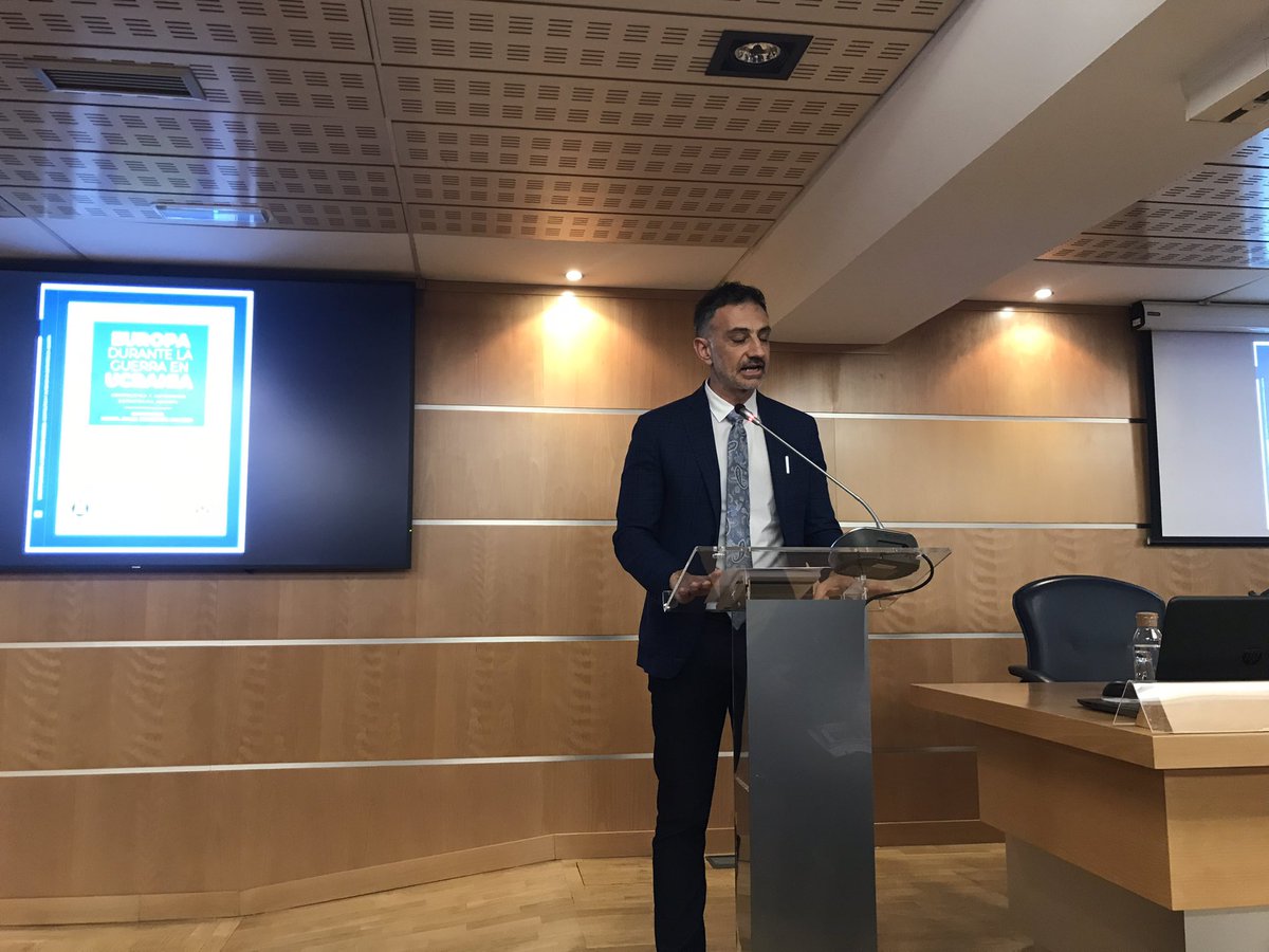 Gracias a todos lo que han asistido a la presentación del libro Europa durante la guerra de #Ucrania en la sede de la UE en España <a href="/ComisionEuropea/">Comisión Europea en España</a> y <a href="/Europarl_ES/">Parlamento Europeo en España</a> con <a href="/UKRinESP/">UKR Embassy in Spain</a>