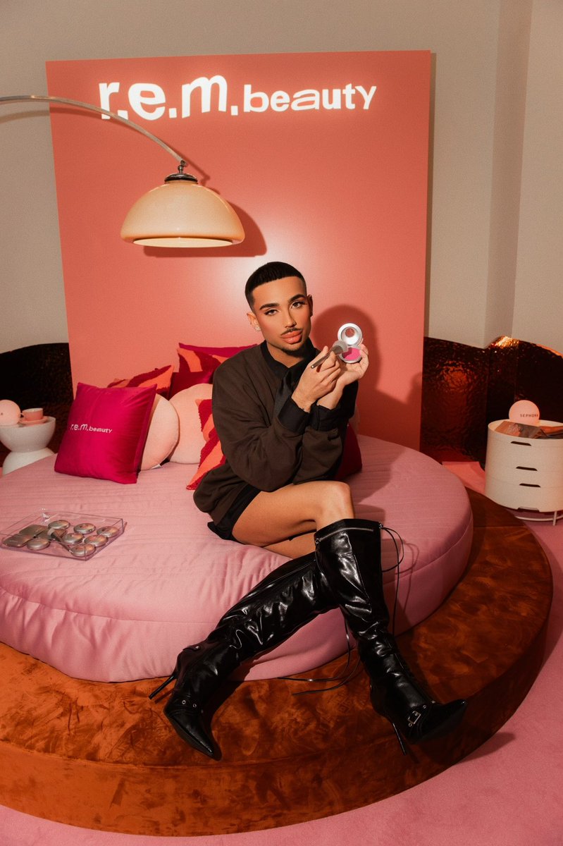 leobnt_'s tweet photo. with love 🤎 @rembeauty #hypernovahotel https://t.co/LU174OkwVR