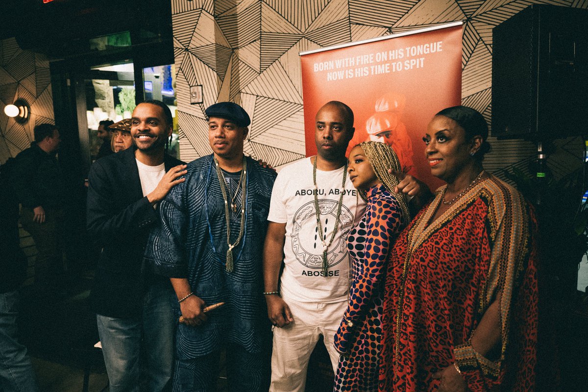 SyncingInk's tweet image. Last Thursday we got the fam together and had a TIME. Come see what we’ve got cookin’ on May 7 at The Apollo’s Victoria Theater 🎤🔥