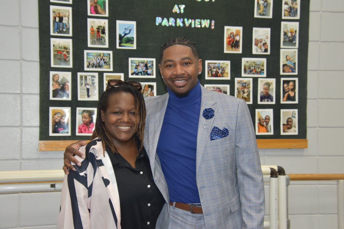 Talk about a special visit!  Current @p_parkviewlrsd  dance students were surprised when C/O 2003 alum Sean-Christopher Freeman dropped by.