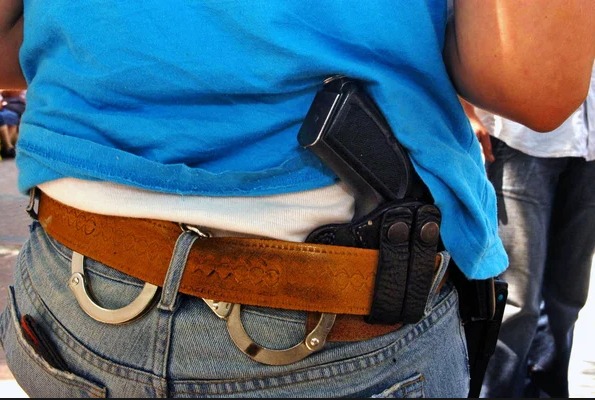cfranklinlaw's tweet photo. Got questions on AZ's concealed carry laws? Chuck Franklin Law can clear things up. Check out our guide for everything you need to know: https://t.co/mmcnv1Gnq3. #AZConcealedCarry #LegalHelp #ChuckFranklinLaw https://t.co/LwOYwejcqg