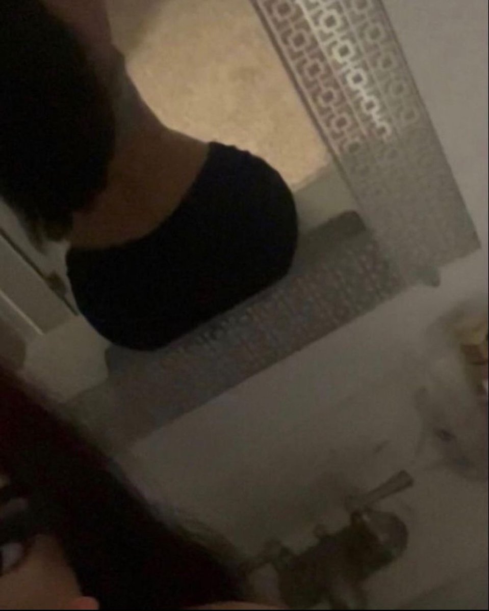 riley01112's tweet photo. #selling #feetpics #formoney <33 hit me up cutie https://t.co/ZgYDMzhIAK