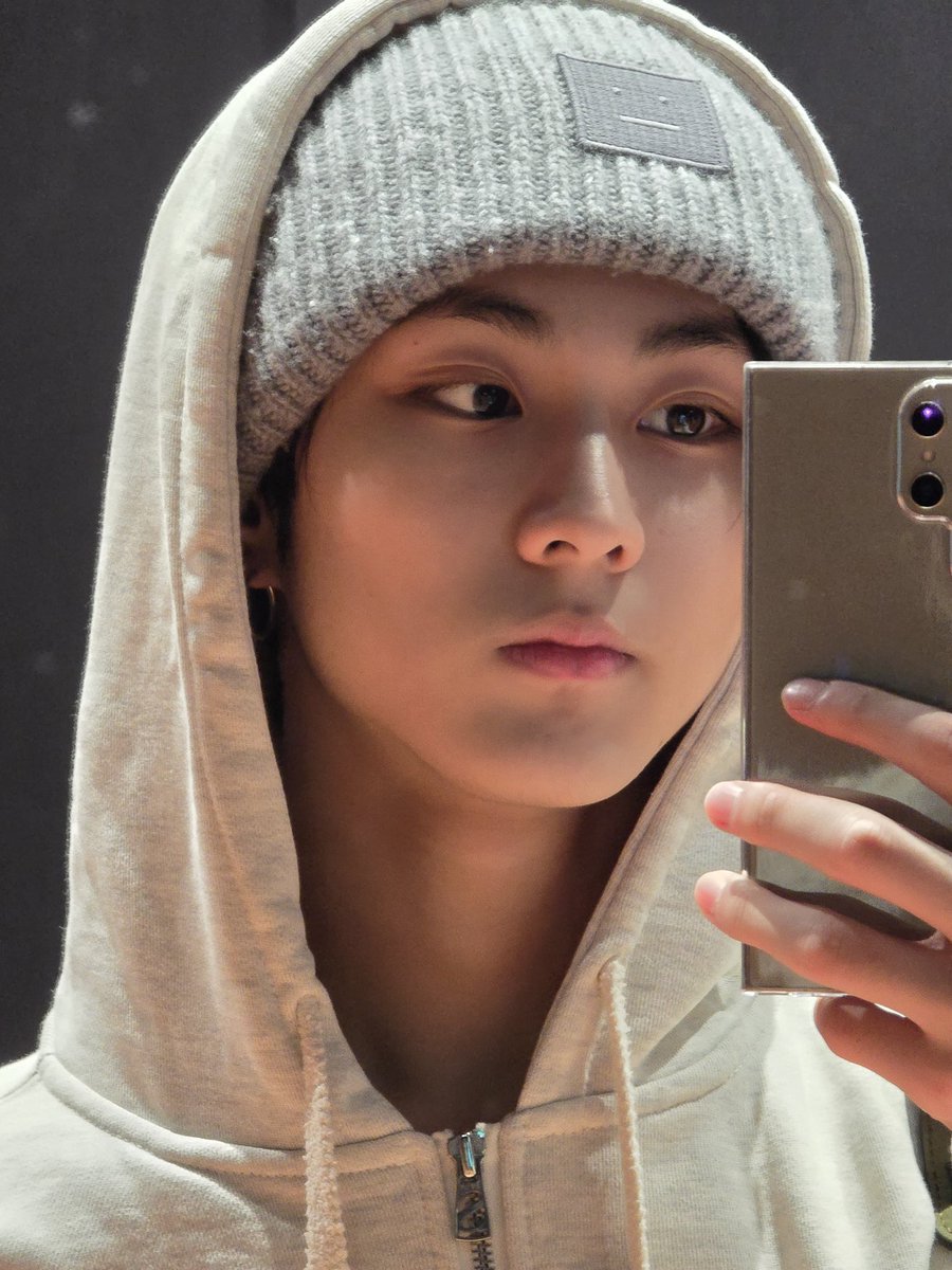 wonierkvs's tweet photo. handsome boba wonie 🫠 #정원 https://t.co/SIXZvmHz14