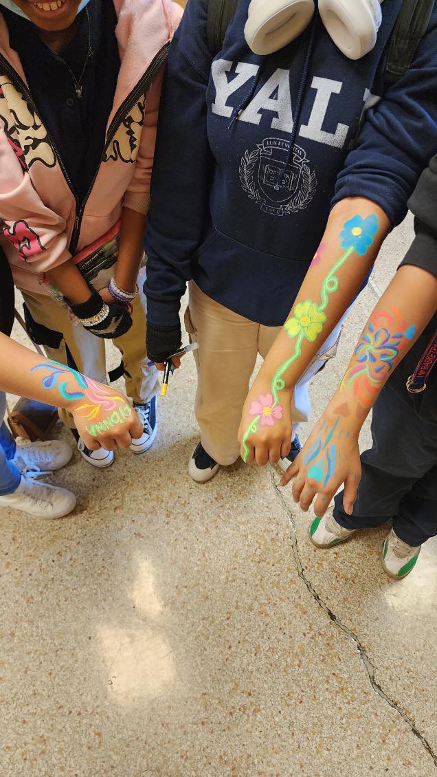 MrsCableReads's tweet image. When you’ve had a ridiculously busy and off kilter two weeks, but the kiddos come in ready to CRUSH their learning this week, you remember why this profession fills your soul. Proud of you, Bulldog Scholars.