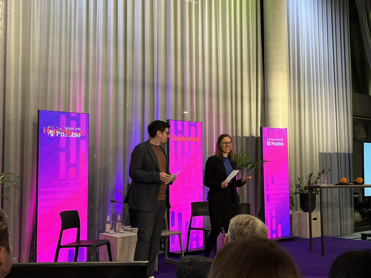 IbrahimKoeran's tweet image. Super Auftakt des #HBGovTech Gipfels mit Side-Events und gelungenen Panels sowie der Vorstellung der Young Leaders! Gratulation! Bin gespannt auf das weitere Programm! #GovTech @GovGipfel @handelsblatt &amp;amp; Possible